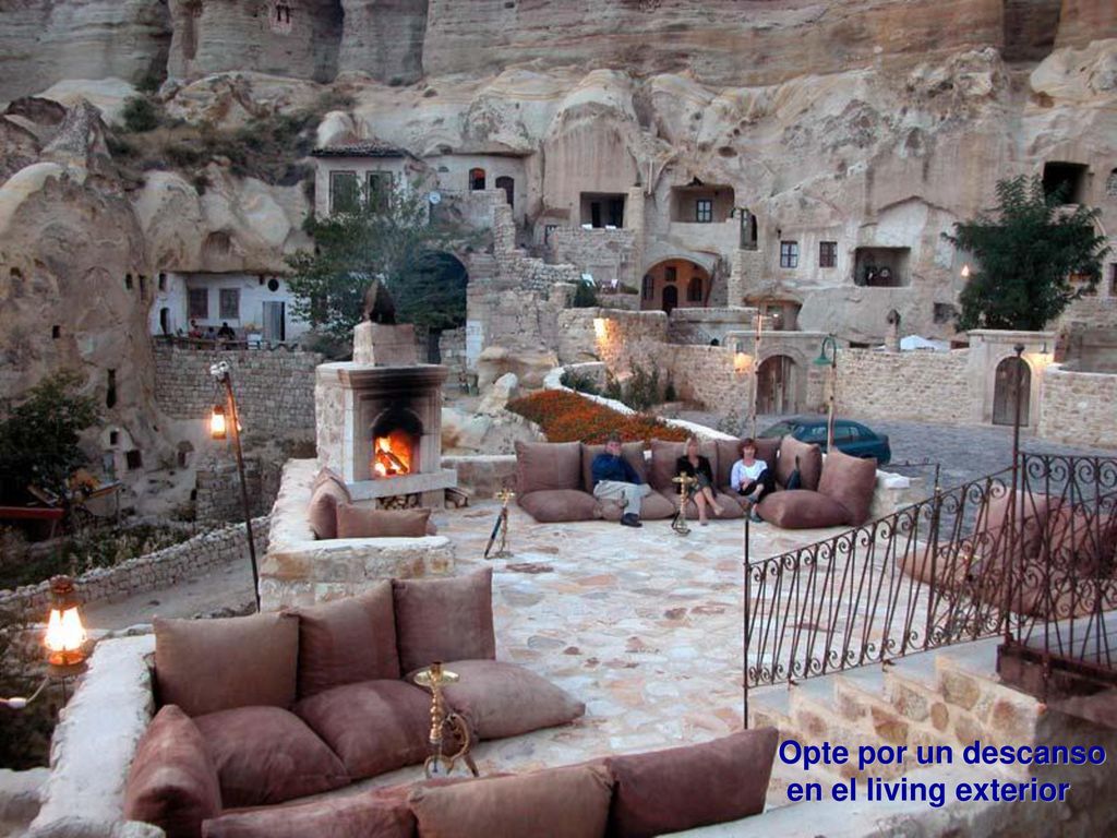 Opte por un descanso en el living exterior