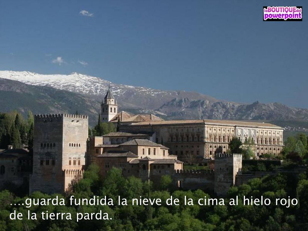 ….guarda fundida la nieve de la cima al hielo rojo de la tierra parda.