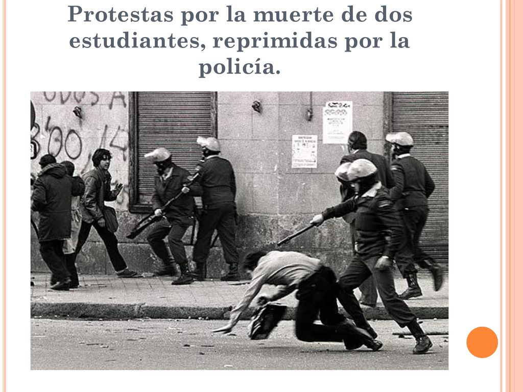 Protestas por la muerte de dos estudiantes, reprimidas por la policía.