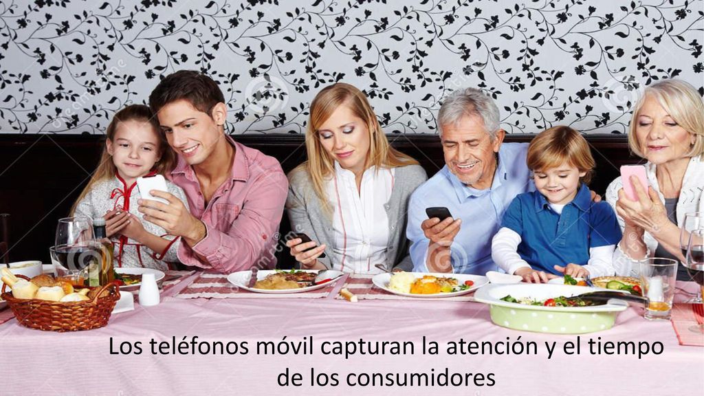 Los teléfonos móvil capturan la atención y el tiempo de los consumidores