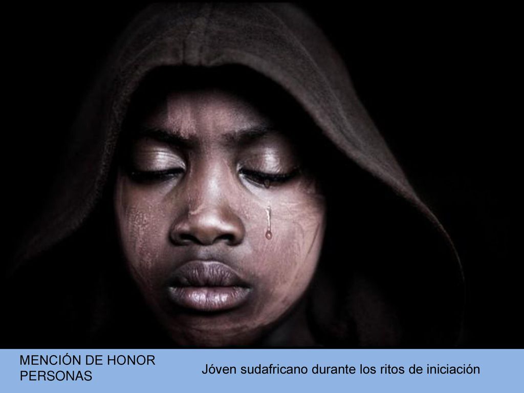 MENCIÓN DE HONOR PERSONAS Jóven sudafricano durante los ritos de iniciación