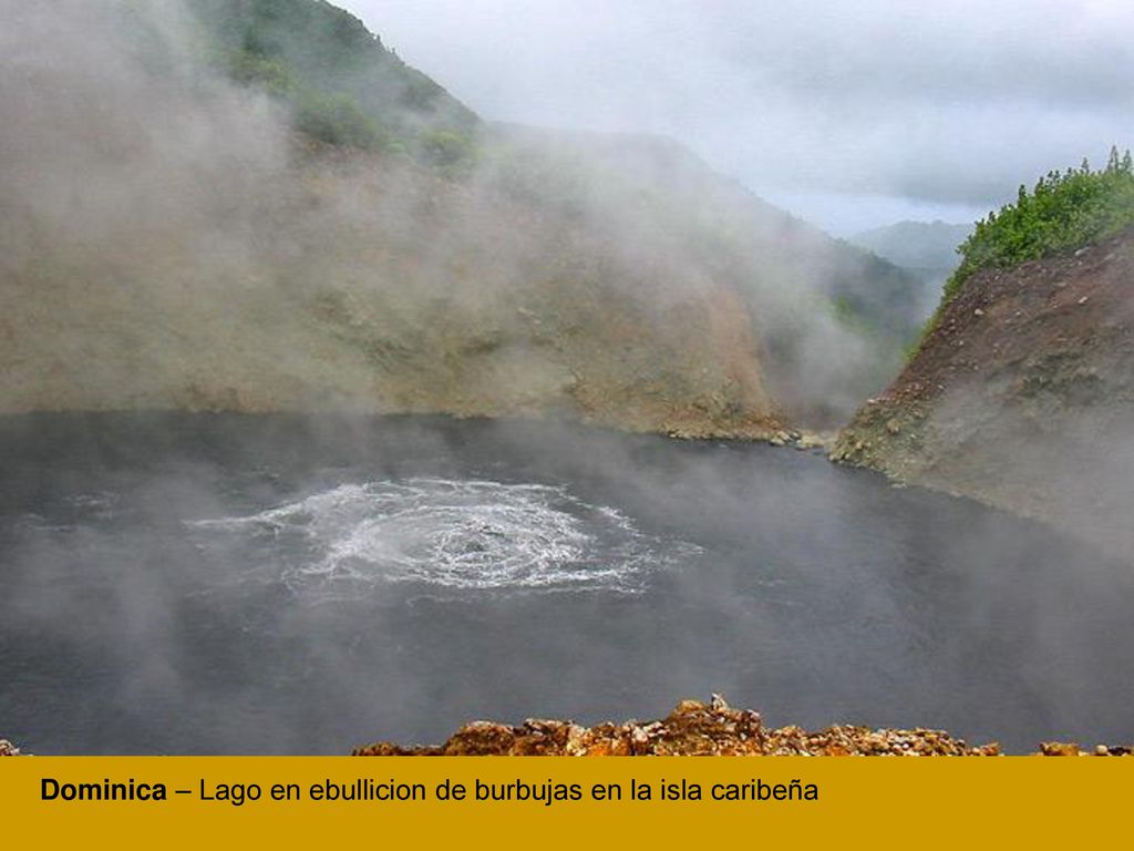 Dominica – Lago en ebullicion de burbujas en la isla caribeña