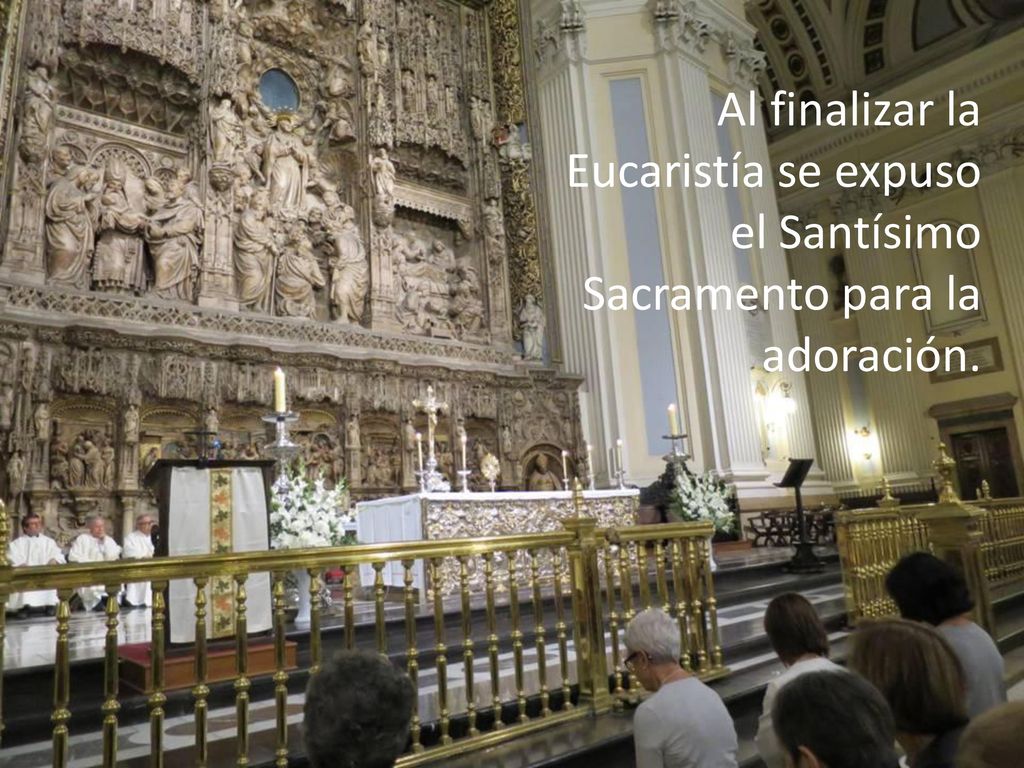 Al finalizar la Eucaristía se expuso el Santísimo Sacramento para la adoración.