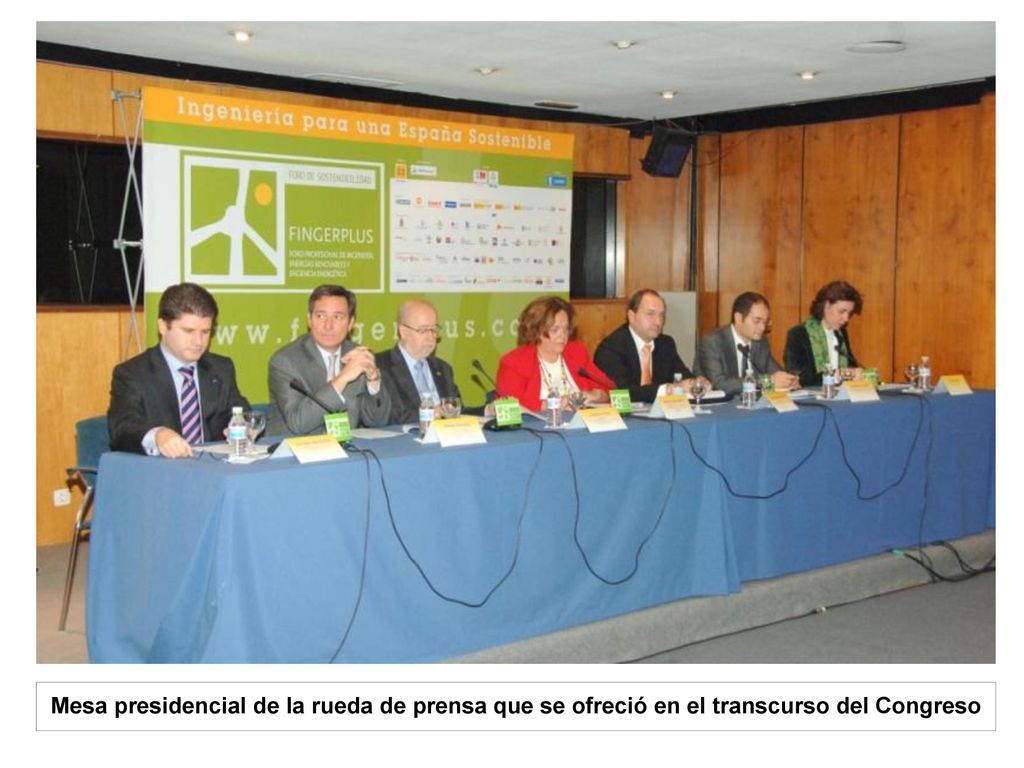 Mesa presidencial de la rueda de prensa que se ofreció en el transcurso del Congreso