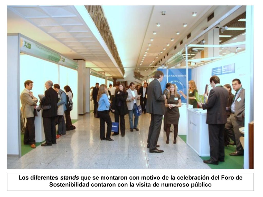 Los diferentes stands que se montaron con motivo de la celebración del Foro de Sostenibilidad contaron con la visita de numeroso público