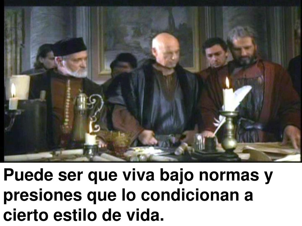 Puede ser que viva bajo normas y presiones que lo condicionan a cierto estilo de vida.