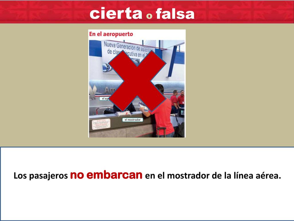 Los pasajeros no embarcan en el mostrador de la línea aérea.