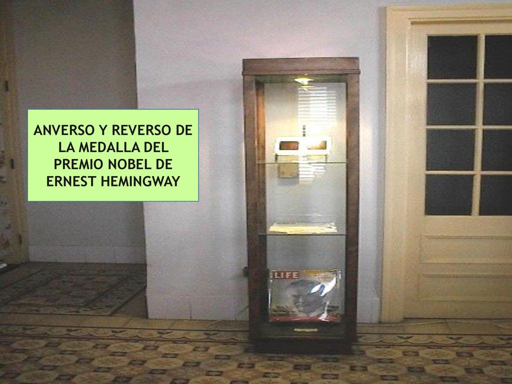 ANVERSO Y REVERSO DE LA MEDALLA DEL PREMIO NOBEL DE ERNEST HEMINGWAY