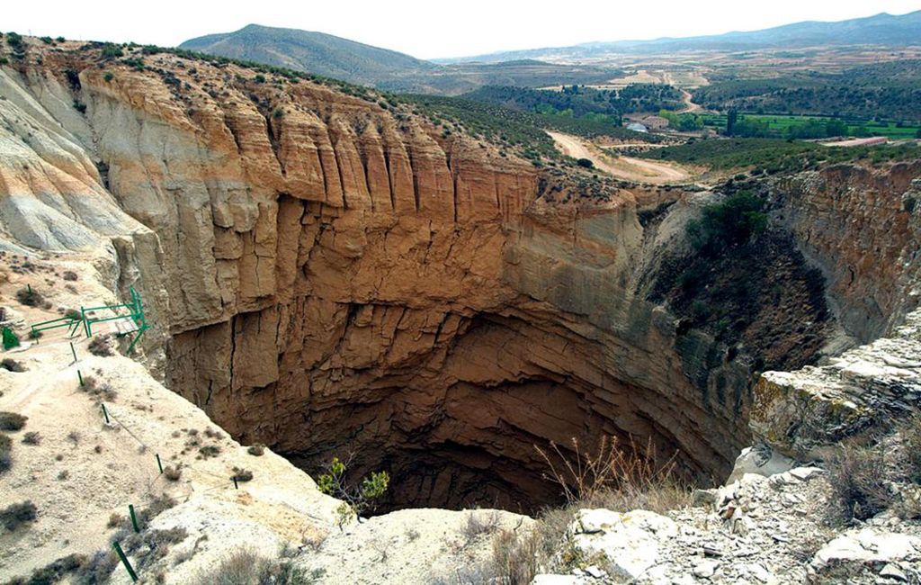 Sima- de San Pedro- Casa Albana. Teruel. Geomorfmarta. Abime.