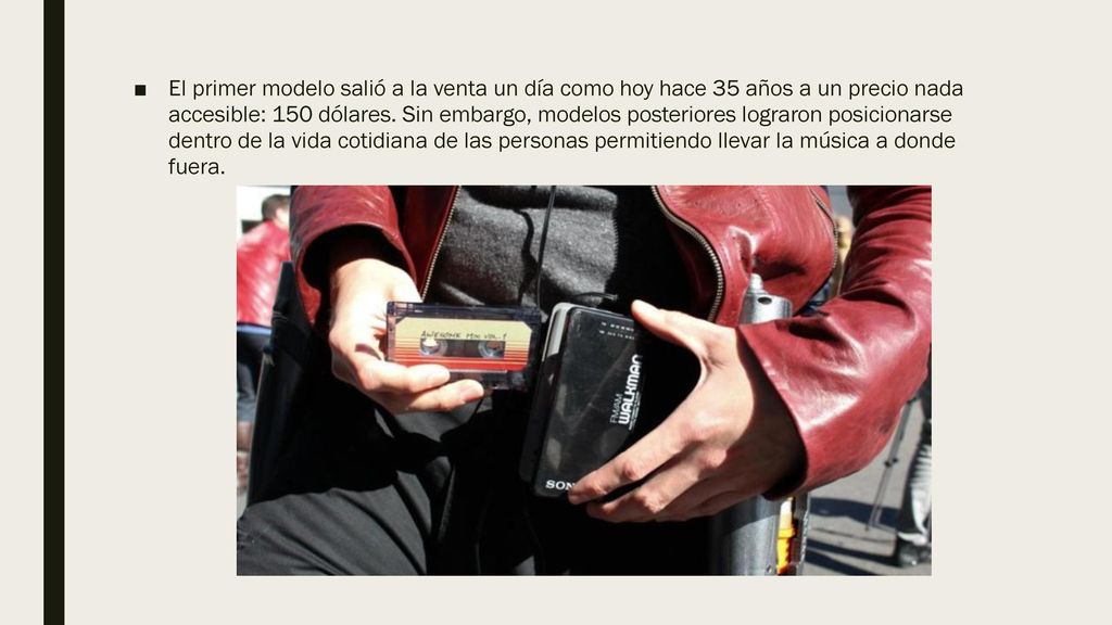 El primer modelo salió a la venta un día como hoy hace 35 años a un precio nada accesible: 150 dólares.