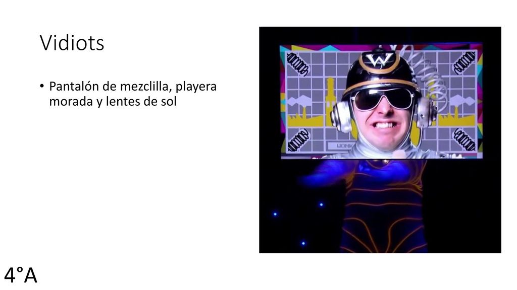 Vidiots Pantalón de mezclilla, playera morada y lentes de sol 4°A
