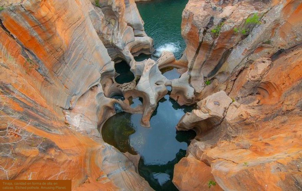 Tinaja, cavidad en forma de olla en calizas. Etched pothole