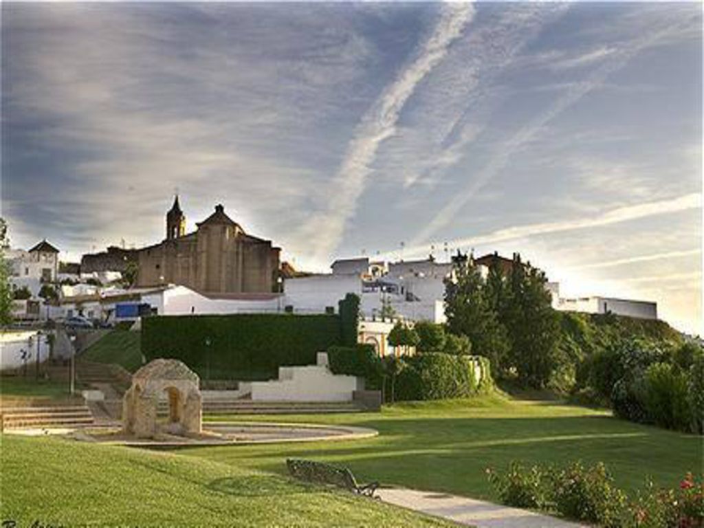 Para los que suspendieron historia decirles que el 3 de agosto de 1492 desde Palos de la Frontera partieron las carabelas Pinta , Niña y Santa María rumbo a lo desconocido