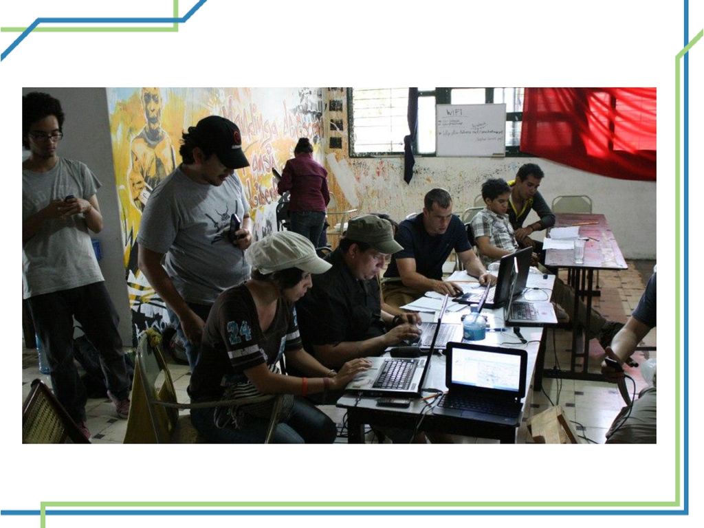 Nos coordinábamos usando una wiki para asignar tareas y llevar control del progreso.
