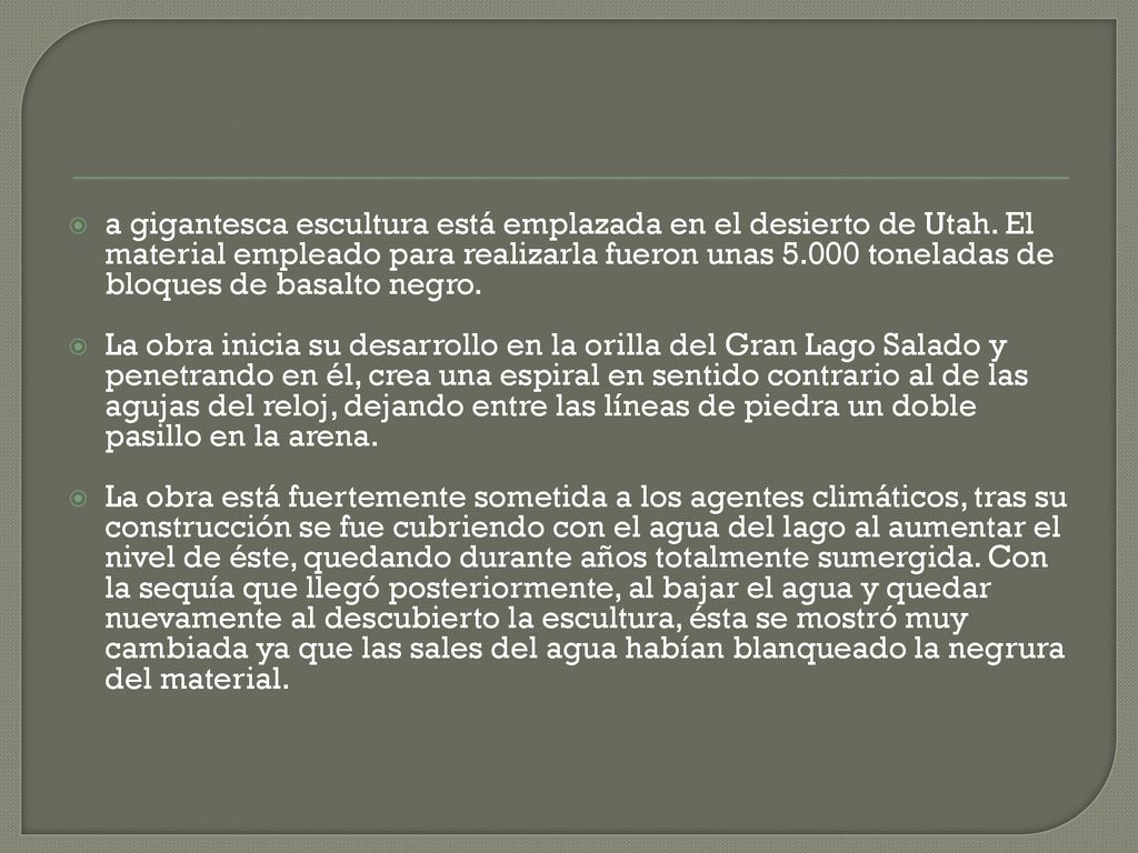 a gigantesca escultura está emplazada en el desierto de Utah