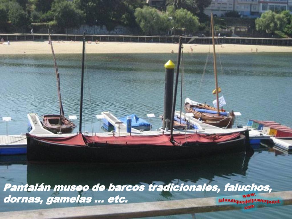 Pantalán museo de barcos tradicionales, faluchos, dornas, gamelas ... etc.