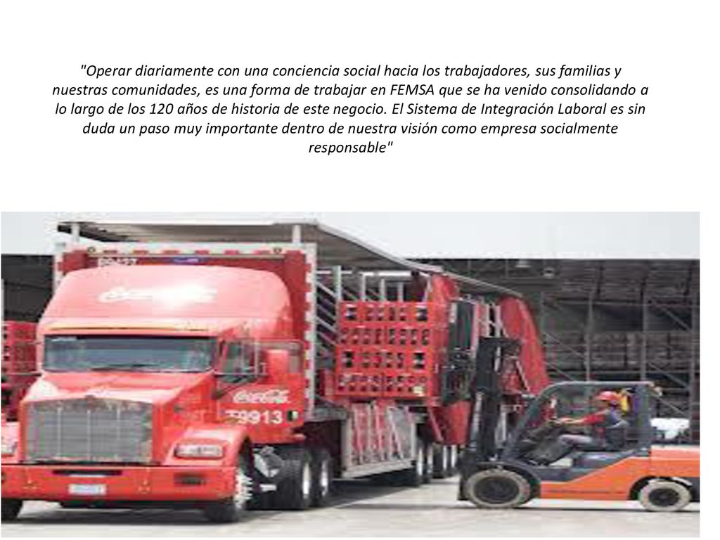 Operar diariamente con una conciencia social hacia los trabajadores, sus familias y nuestras comunidades, es una forma de trabajar en FEMSA que se ha venido consolidando a lo largo de los 120 años de historia de este negocio.
