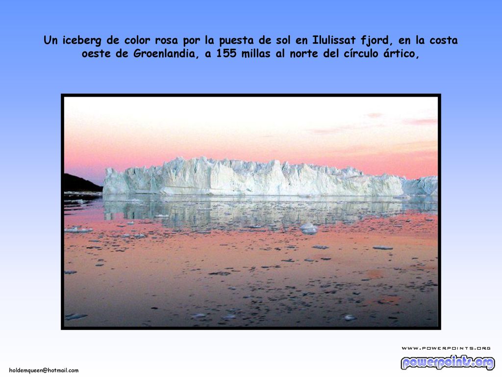 Un iceberg de color rosa por la puesta de sol en Ilulissat fjord, en la costa oeste de Groenlandia, a 155 millas al norte del círculo ártico,