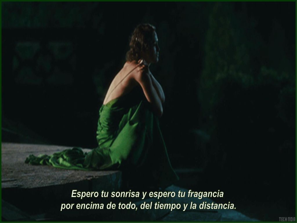 Espero tu sonrisa y espero tu fragancia por encima de todo, del tiempo y la distancia.