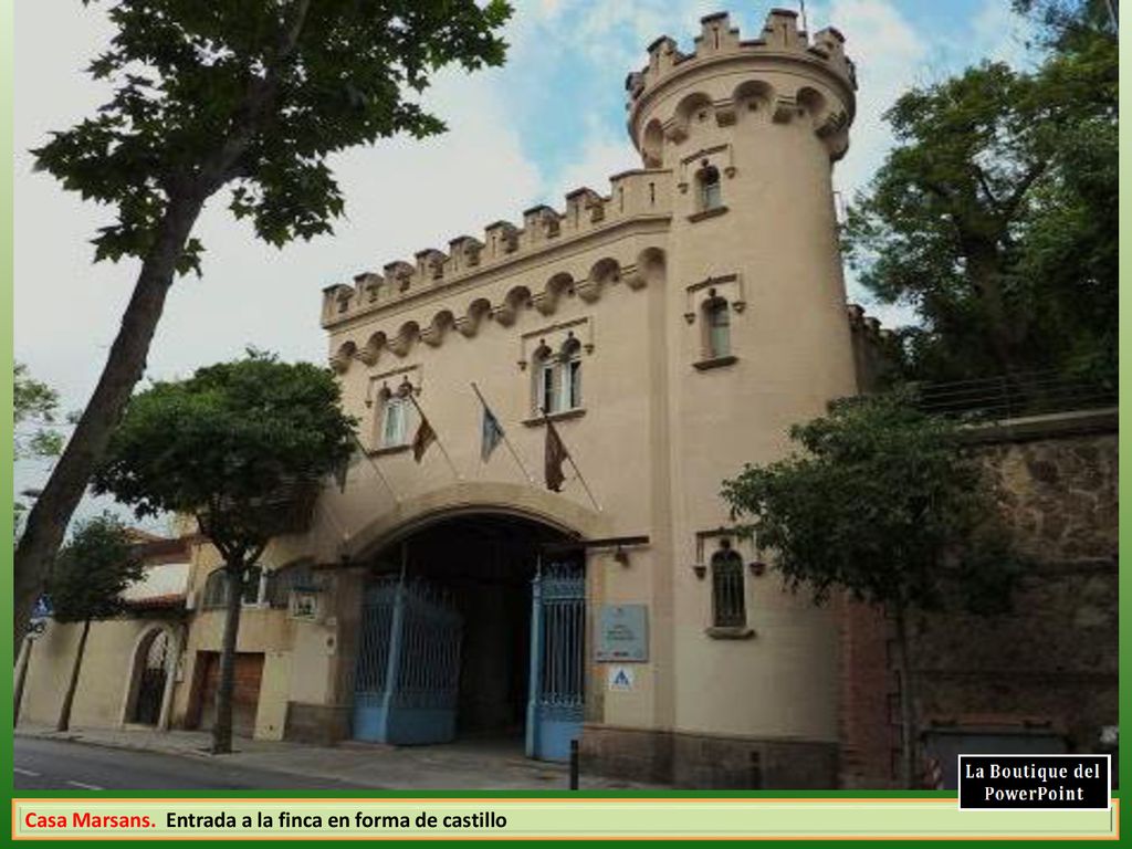 Casa Marsans. Entrada a la finca en forma de castillo