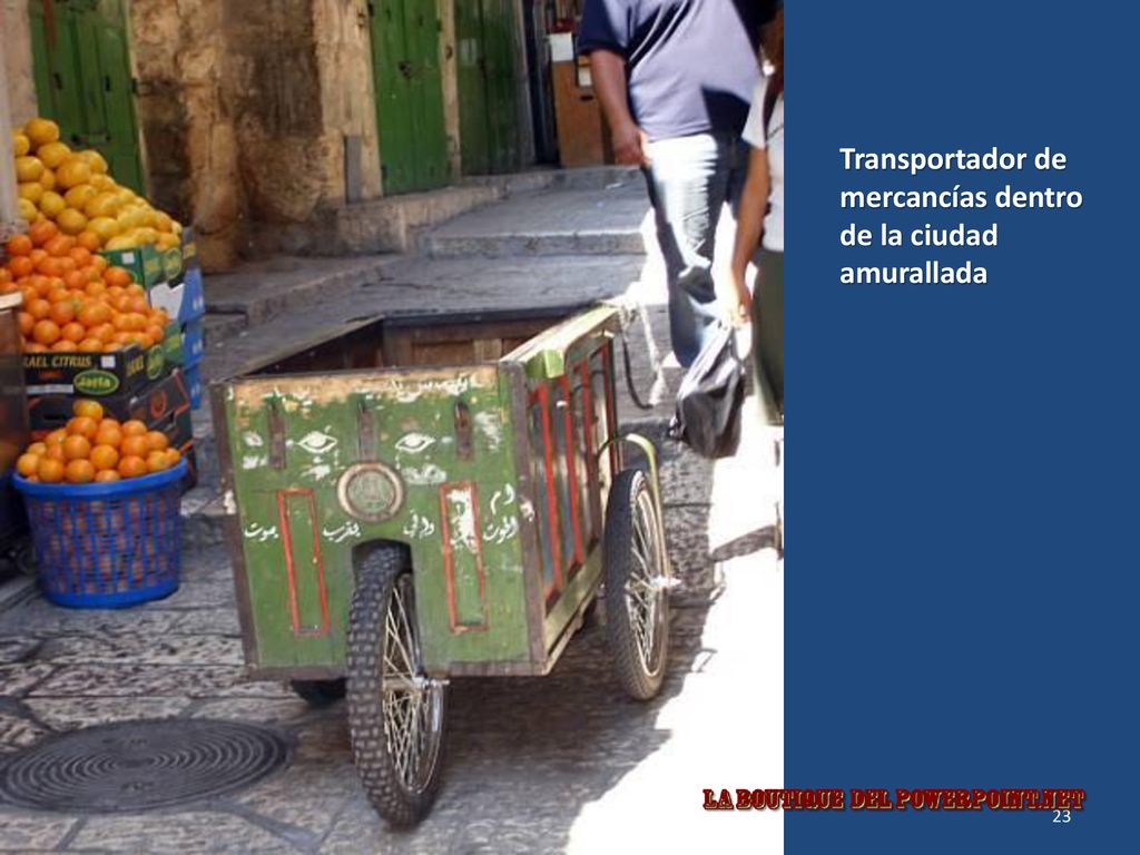 Transportador de mercancías dentro de la ciudad amurallada
