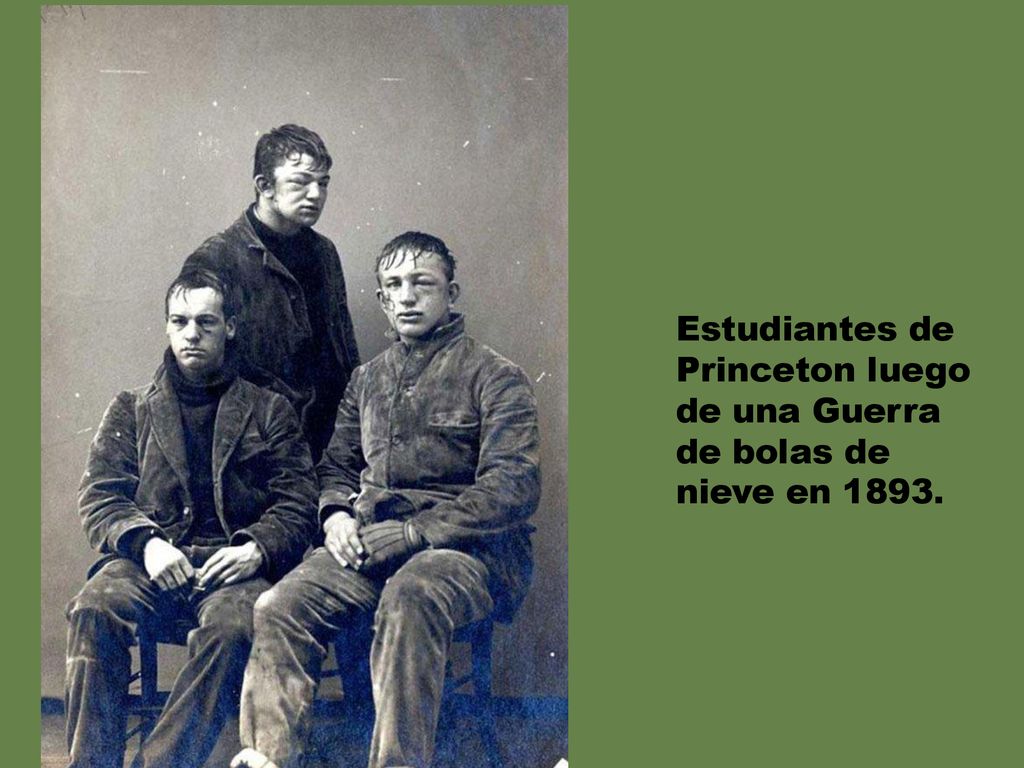 Estudiantes de Princeton luego de una Guerra de bolas de nieve en 1893.