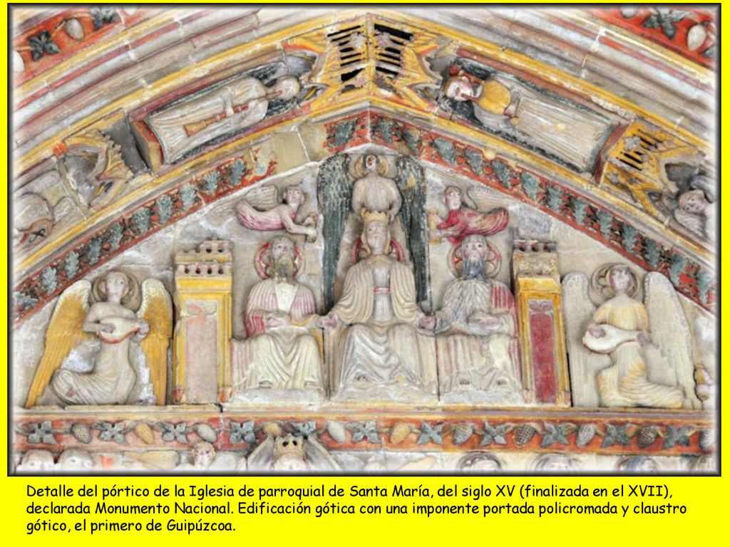 Detalle del pórtico de la Iglesia de parroquial de Santa María, del siglo XV (finalizada en el XVII), declarada Monumento Nacional.