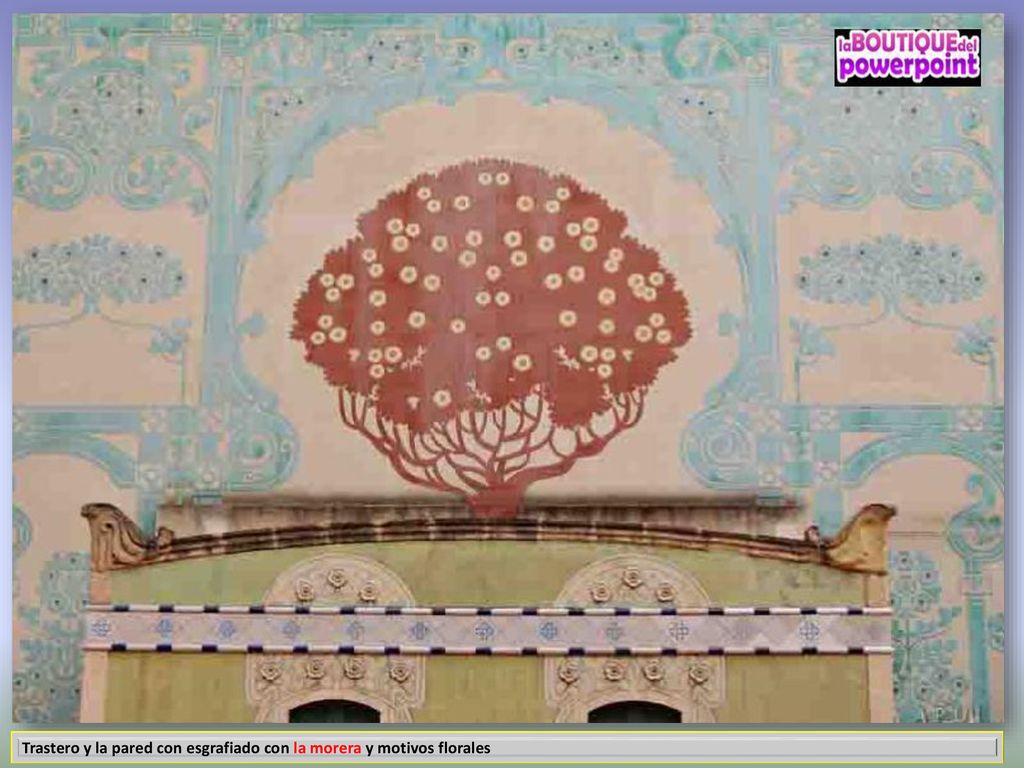 Trastero y la pared con esgrafiado con la morera y motivos florales