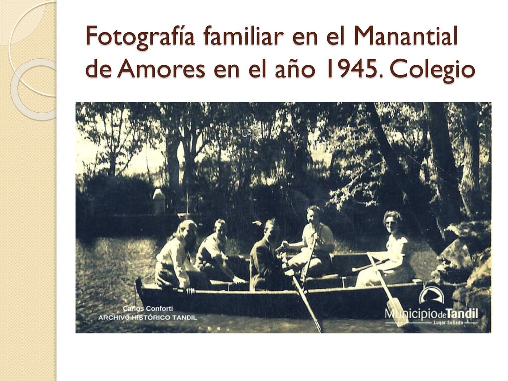 Fotografía familiar en el Manantial de Amores en el año Colegio