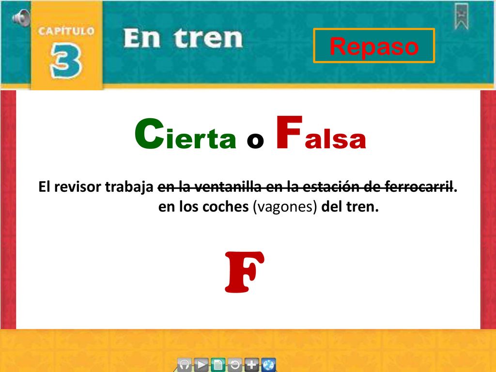 El revisor trabaja en la ventanilla en la estación de ferrocarril.