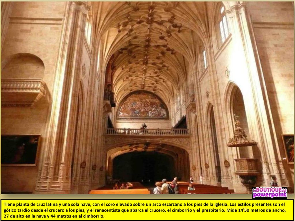 Tiene planta de cruz latina y una sola nave, con el coro elevado sobre un arco escarzano a los pies de la iglesia.
