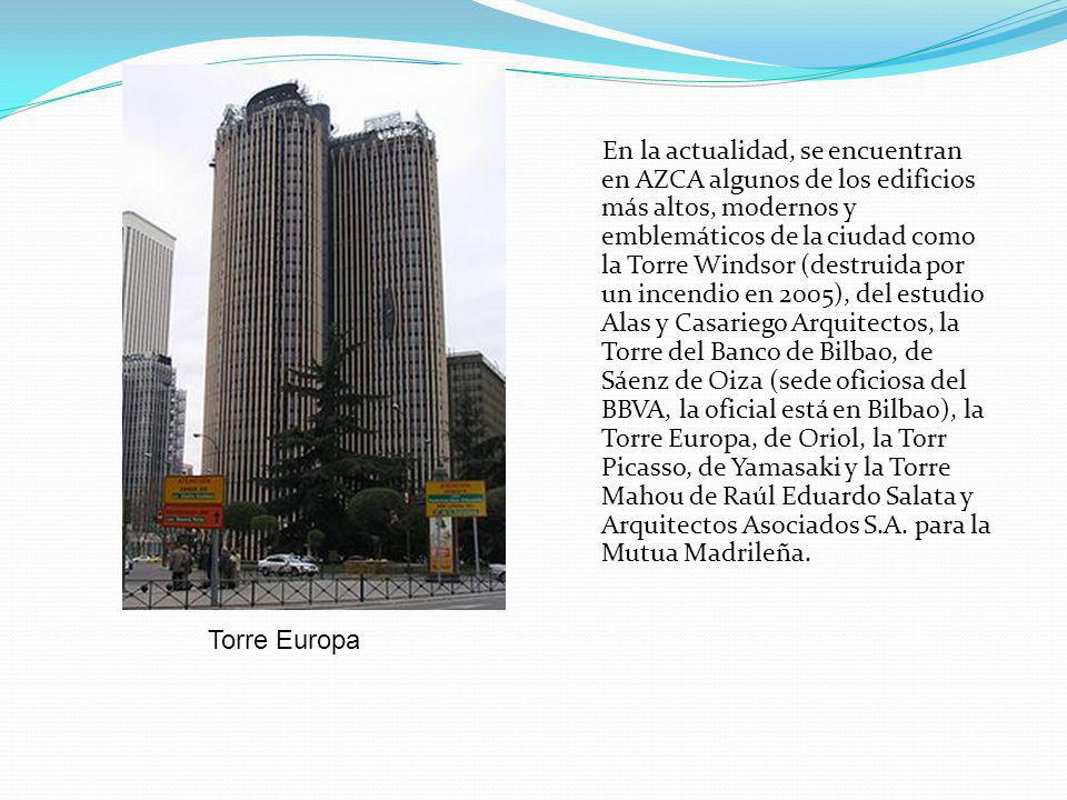 En la actualidad, se encuentran en AZCA algunos de los edificios más altos, modernos y emblemáticos de la ciudad como la Torre Windsor (destruida por un incendio en 2005), del estudio Alas y Casariego Arquitectos, la Torre del Banco de Bilbao, de Sáenz de Oiza (sede oficiosa del BBVA, la oficial está en Bilbao), la Torre Europa, de Oriol, la Torr Picasso, de Yamasaki y la Torre Mahou de Raúl Eduardo Salata y Arquitectos Asociados S.A. para la Mutua Madrileña.