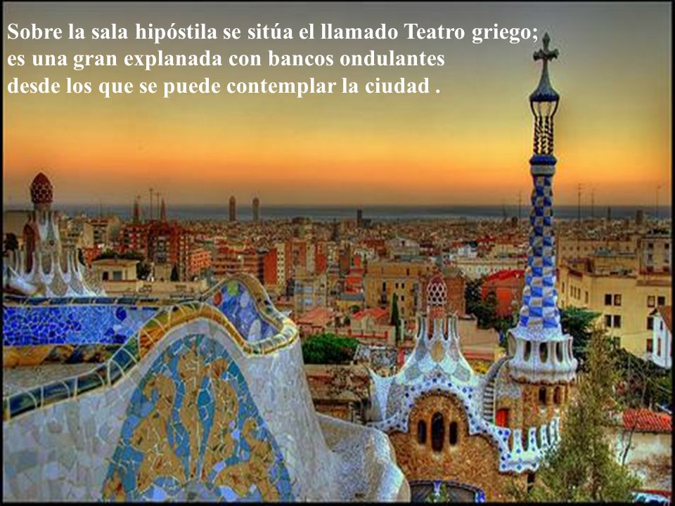 Sobre la sala hipóstila se sitúa el llamado Teatro griego;