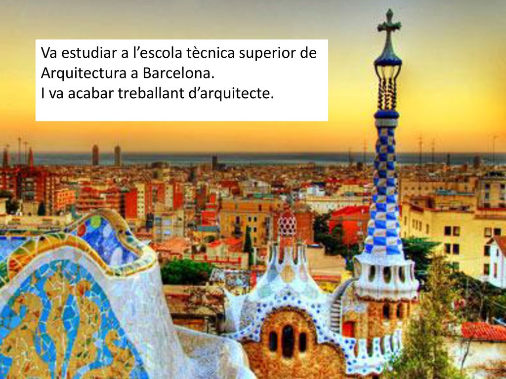 Va estudiar a l’escola tècnica superior de Arquitectura a Barcelona.