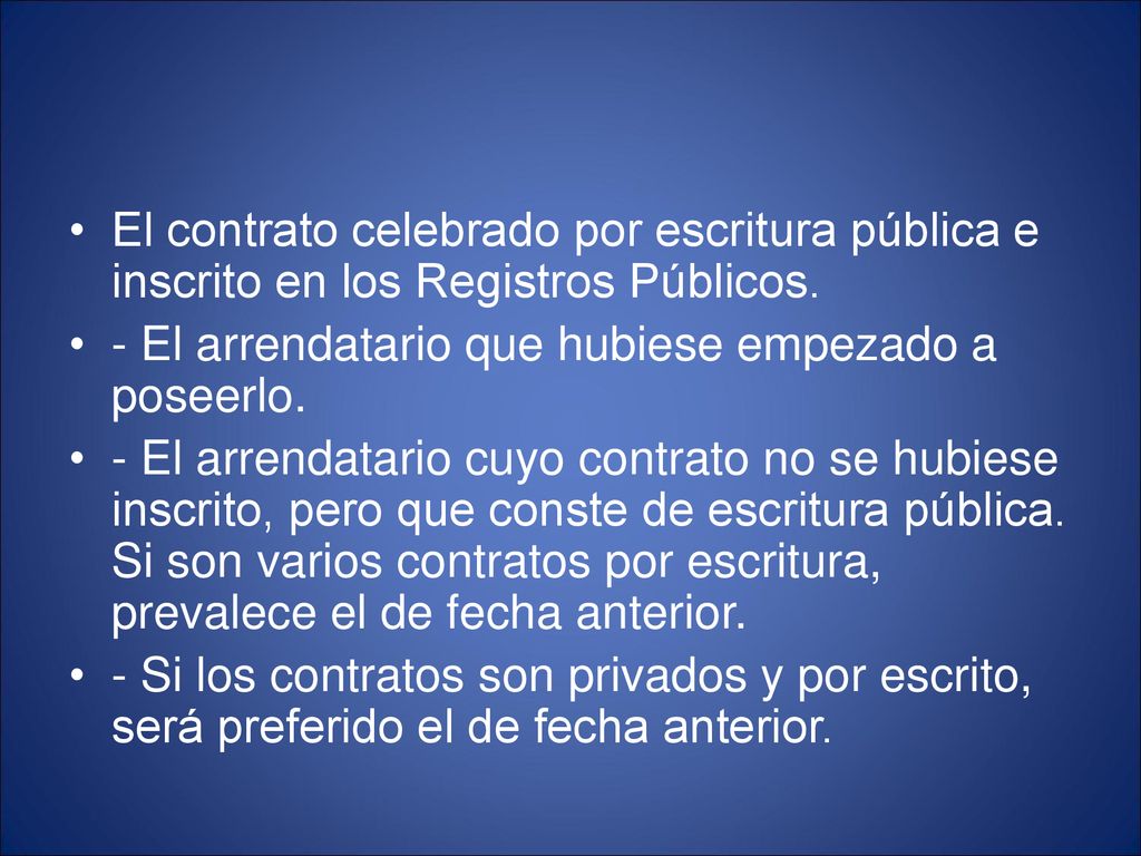 El contrato celebrado por escritura pública e inscrito en los Registros Públicos.