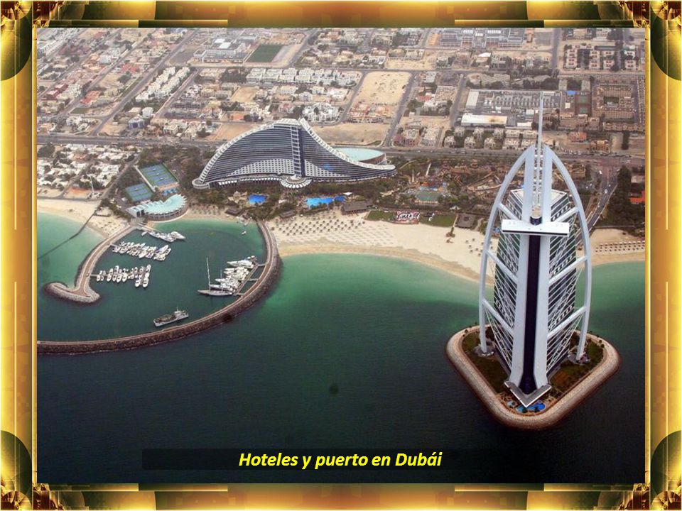 Hoteles y puerto en Dubái