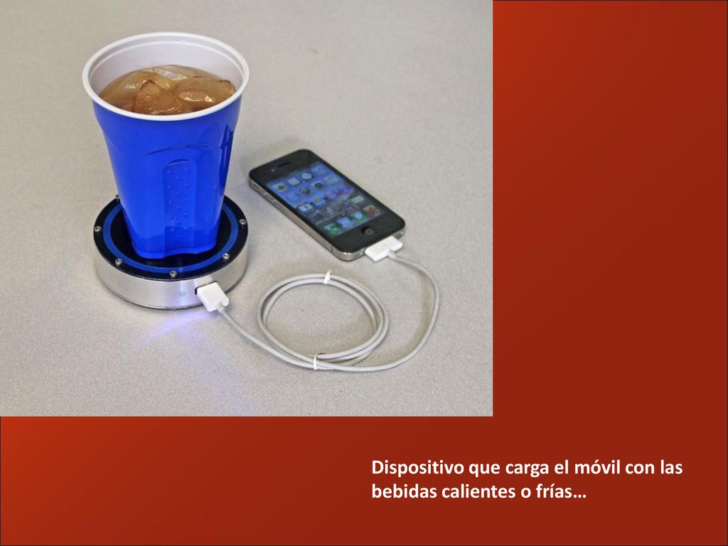 Dispositivo que carga el móvil con las bebidas calientes o frías…