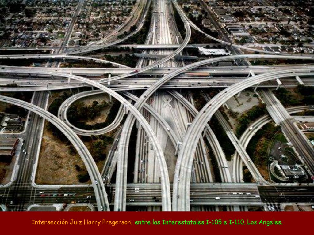 Intersección Juiz Harry Pregerson, entre las Interestatales I-105 e I-110, Los Angeles.
