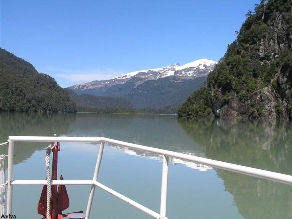 קטע השיט האחרון לעבר Puerto Varas באגם Todos Los Santos.