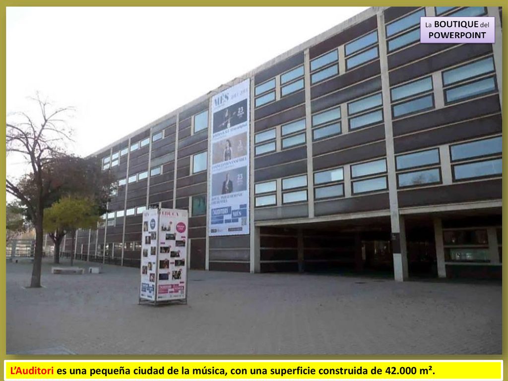 L’Auditori es una pequeña ciudad de la música, con una superficie construida de m².