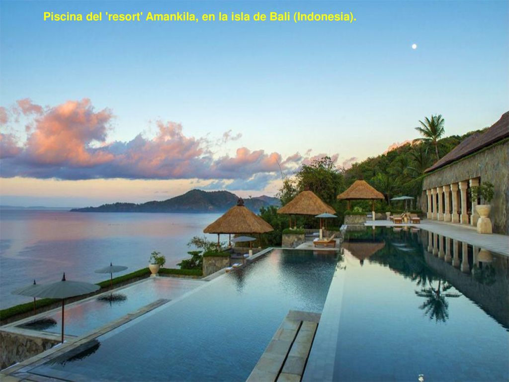 Piscina del resort Amankila, en la isla de Bali (Indonesia).