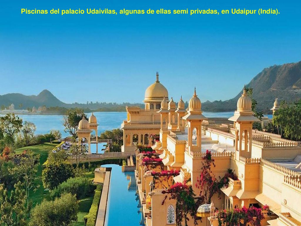 Piscinas del palacio Udaivilas, algunas de ellas semi privadas, en Udaipur (India).