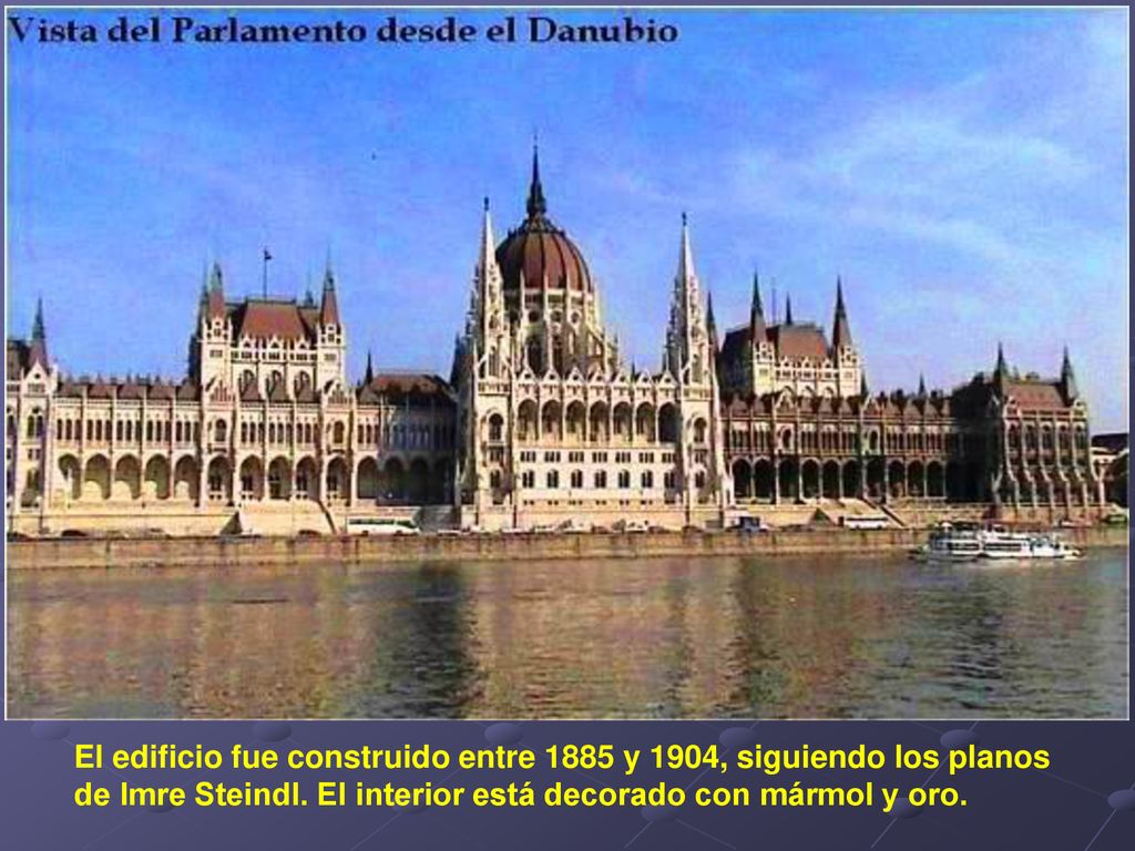 El edificio fue construido entre 1885 y 1904, siguiendo los planos de Imre Steindl.