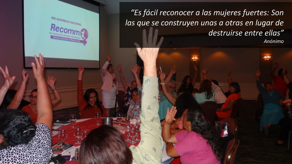 Es fácil reconocer a las mujeres fuertes: Son las que se construyen unas a otras en lugar de destruirse entre ellas