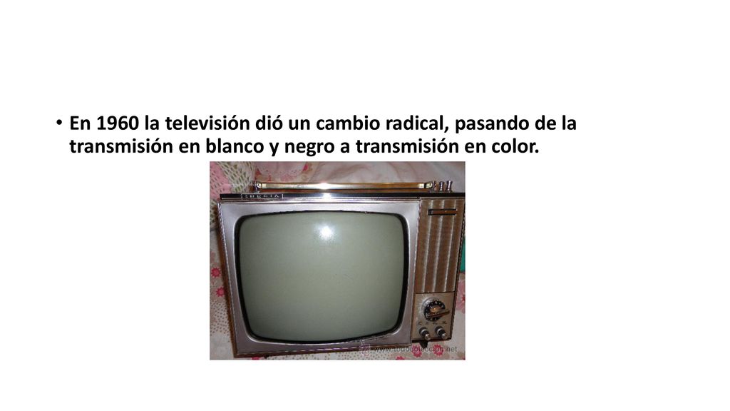 En 1960 la televisión dió un cambio radical, pasando de la transmisión en blanco y negro a transmisión en color.