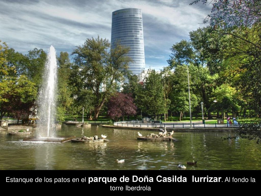 Estanque de los patos en el parque de Doña Casilda Iurrizar