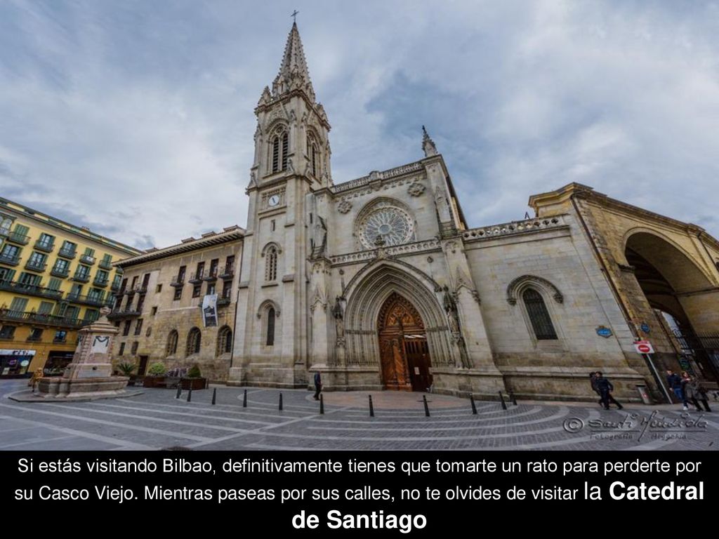 Si estás visitando Bilbao, definitivamente tienes que tomarte un rato para perderte por su Casco Viejo.