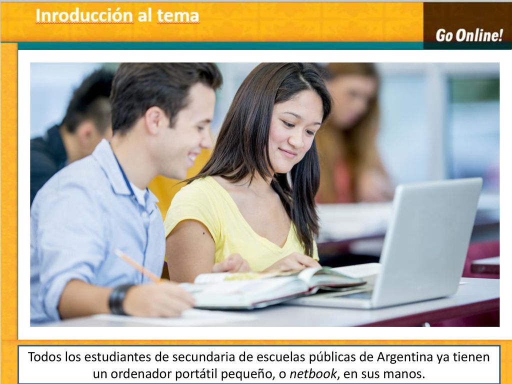 Todos los estudiantes de secundaria de escuelas públicas de Argentina ya tienen un ordenador portátil pequeño, o netbook, en sus manos.