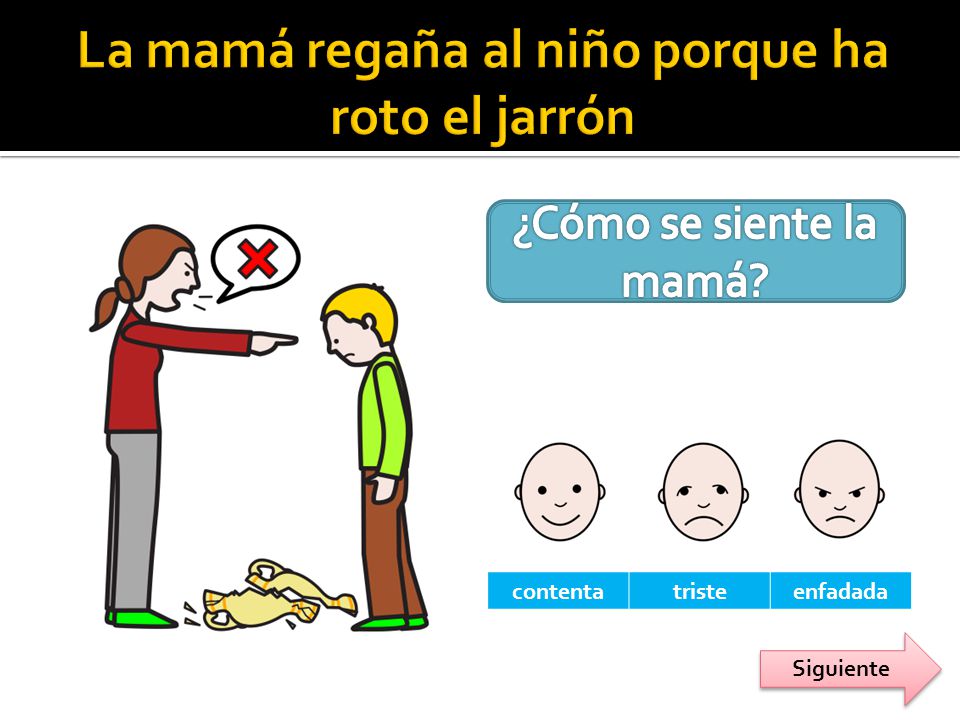 La mamá regaña al niño porque ha roto el jarrón