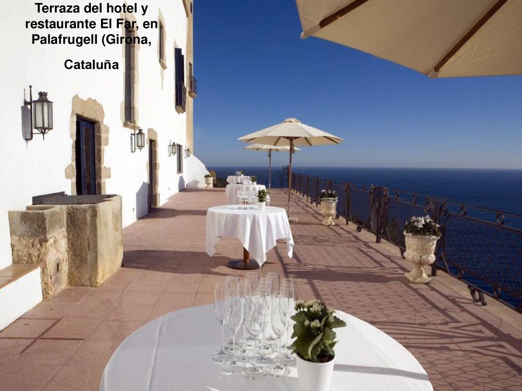 Terraza del hotel y restaurante El Far, en Palafrugell (Girona, Cataluña